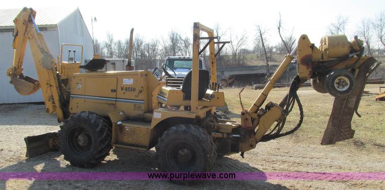 image for item I3106 Vermeer V8550 vibratory cable plow