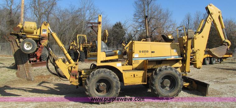 image for item I3106 Vermeer V8550 vibratory cable plow