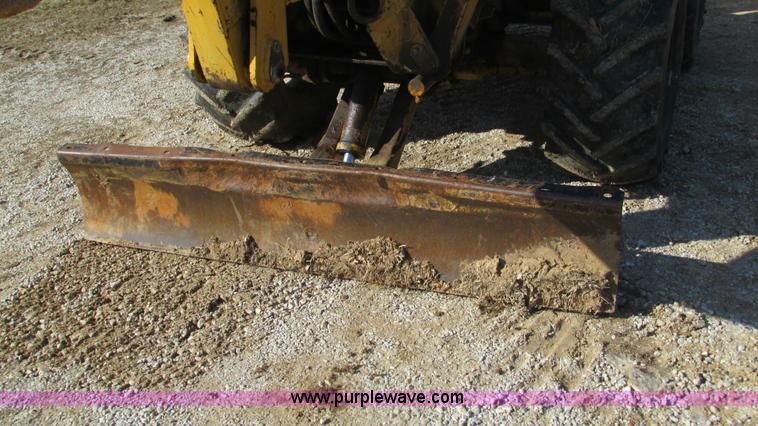 image for item I3106 Vermeer V8550 vibratory cable plow