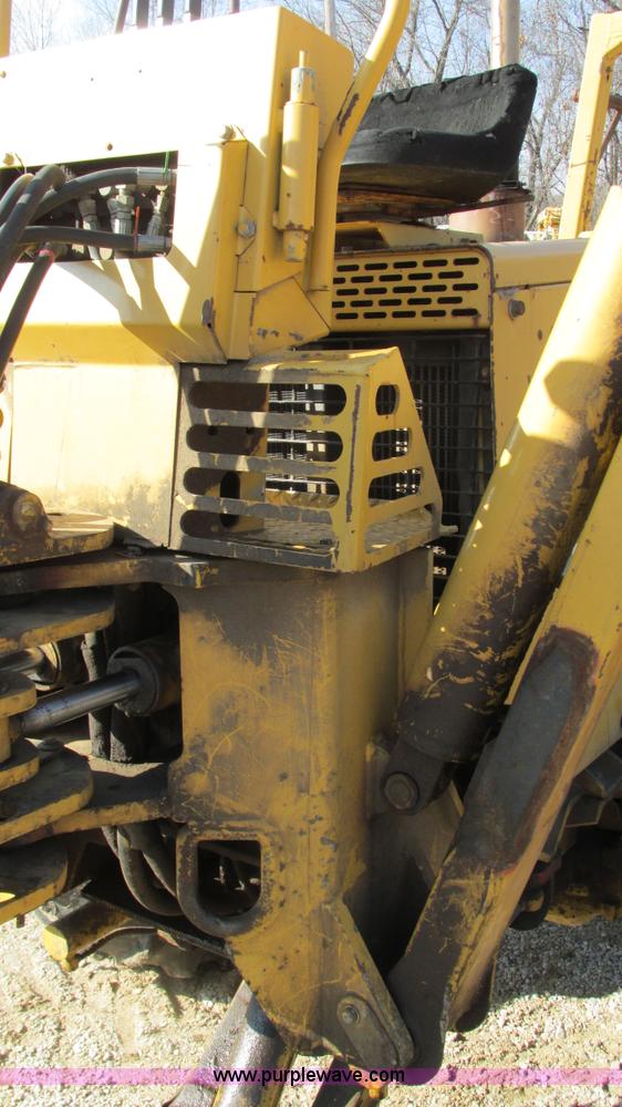 image for item I3106 Vermeer V8550 vibratory cable plow