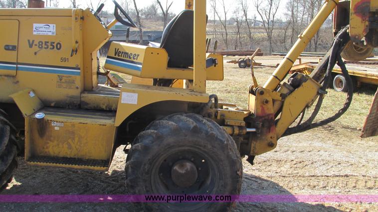 image for item I3106 Vermeer V8550 vibratory cable plow