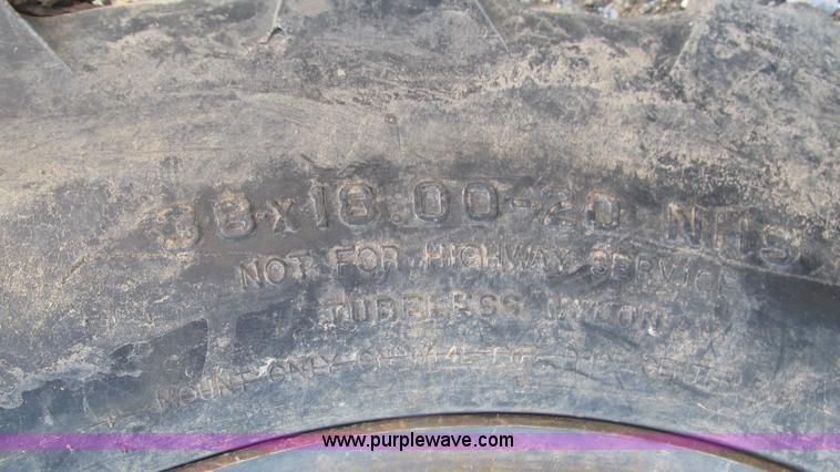 image for item I3106 Vermeer V8550 vibratory cable plow