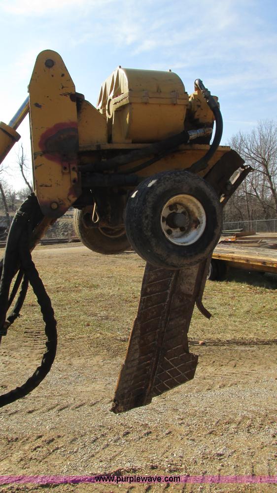 image for item I3106 Vermeer V8550 vibratory cable plow