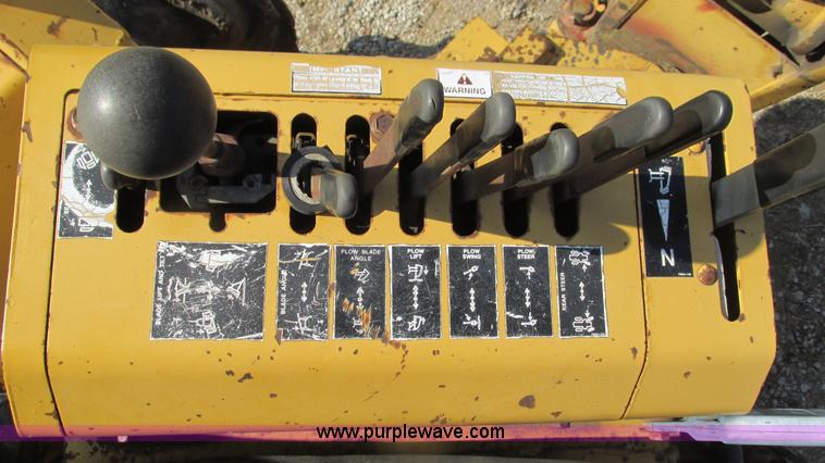 image for item I3106 Vermeer V8550 vibratory cable plow