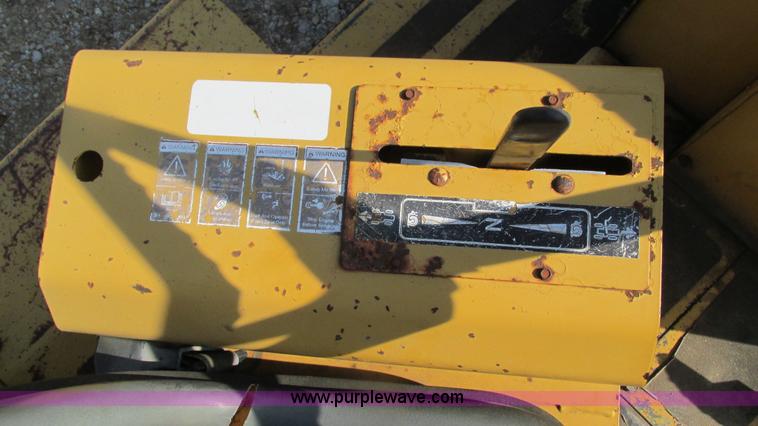 image for item I3106 Vermeer V8550 vibratory cable plow