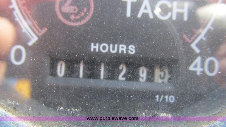 image for item I3106 Vermeer V8550 vibratory cable plow