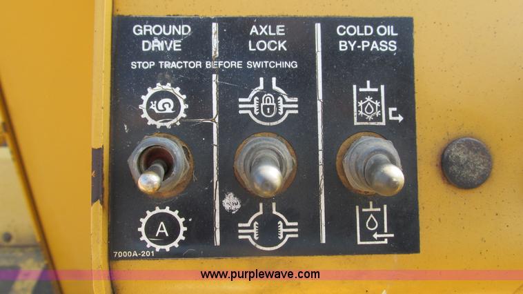 image for item I3106 Vermeer V8550 vibratory cable plow