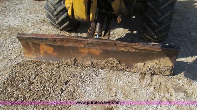image for item I3106 Vermeer V8550 vibratory cable plow