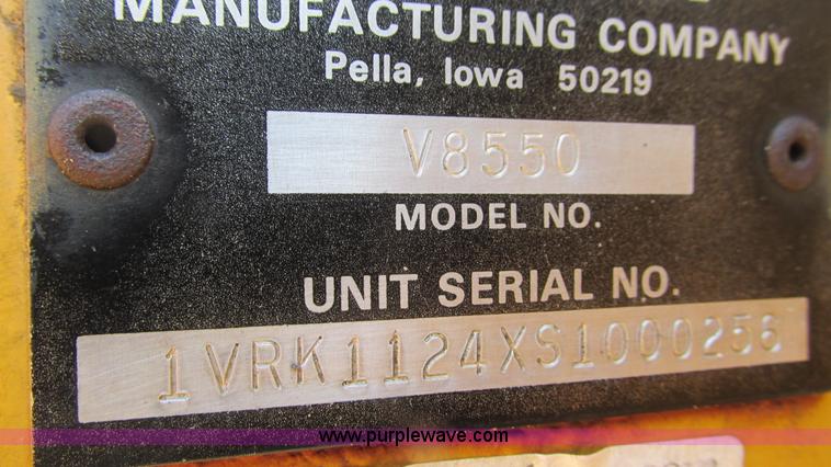 image for item I3106 Vermeer V8550 vibratory cable plow