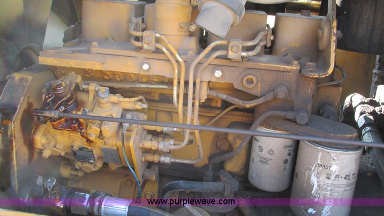 image for item I3106 Vermeer V8550 vibratory cable plow