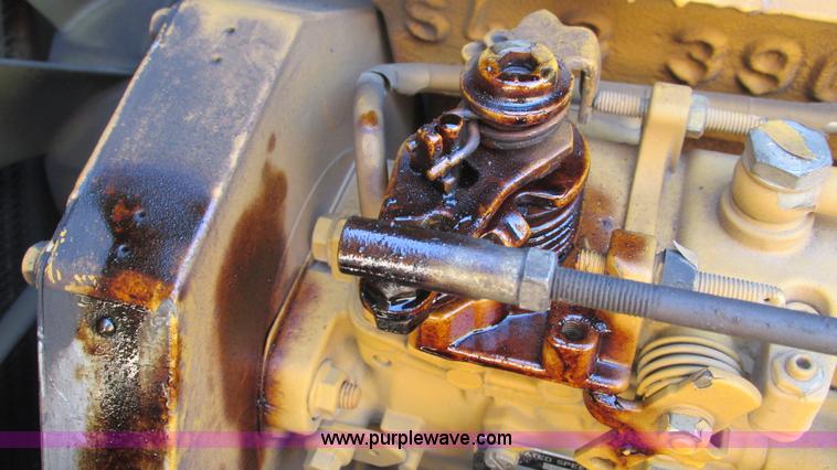 image for item I3106 Vermeer V8550 vibratory cable plow