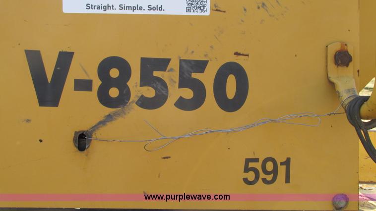 image for item I3106 Vermeer V8550 vibratory cable plow