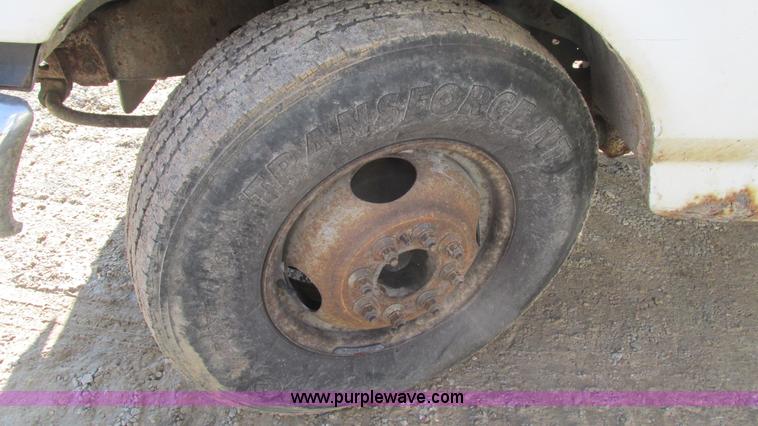 image for item I3108 1996 Ford F350 XL bucket truck