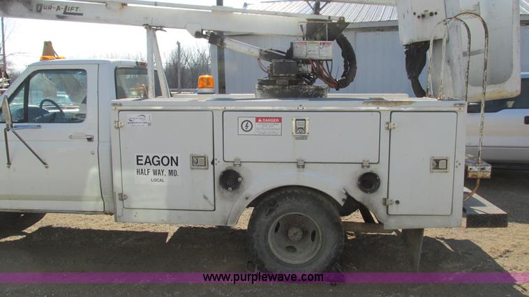 image for item I3108 1996 Ford F350 XL bucket truck