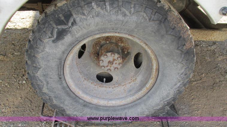 image for item I3108 1996 Ford F350 XL bucket truck