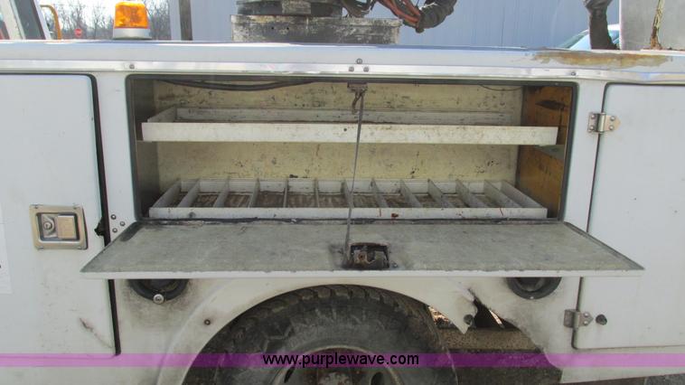 image for item I3108 1996 Ford F350 XL bucket truck