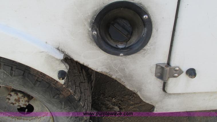 image for item I3108 1996 Ford F350 XL bucket truck