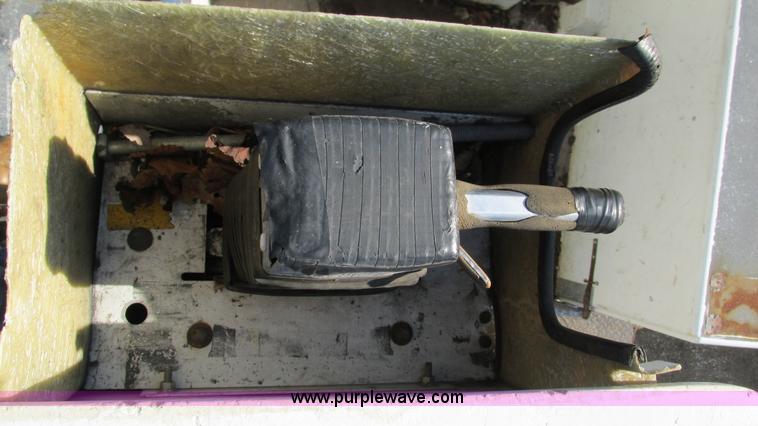 image for item I3108 1996 Ford F350 XL bucket truck