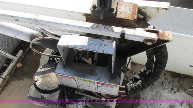 image for item I3108 1996 Ford F350 XL bucket truck