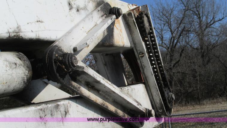 image for item I3108 1996 Ford F350 XL bucket truck