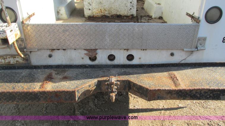 image for item I3108 1996 Ford F350 XL bucket truck