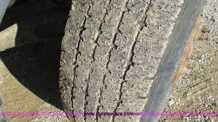 image for item I3108 1996 Ford F350 XL bucket truck