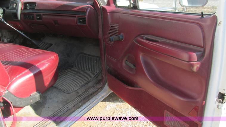 image for item I3108 1996 Ford F350 XL bucket truck