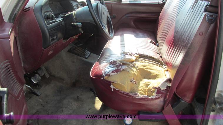 image for item I3108 1996 Ford F350 XL bucket truck