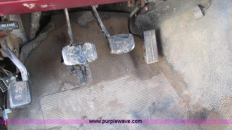 image for item I3108 1996 Ford F350 XL bucket truck