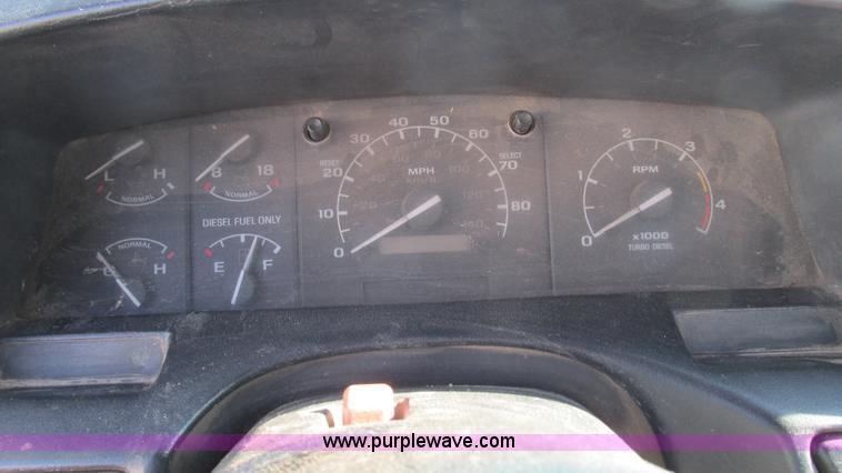 image for item I3108 1996 Ford F350 XL bucket truck