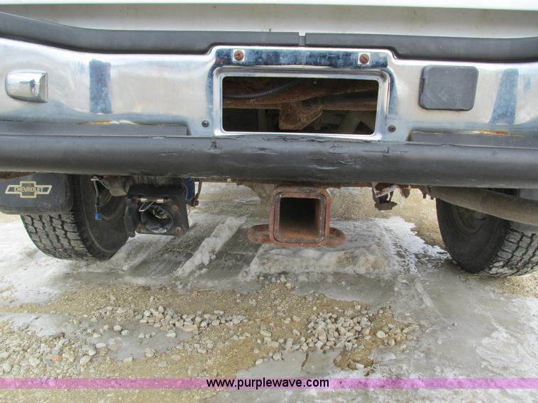 image for item I4065 1999 Chevrolet Silverado 1500 pickup truck