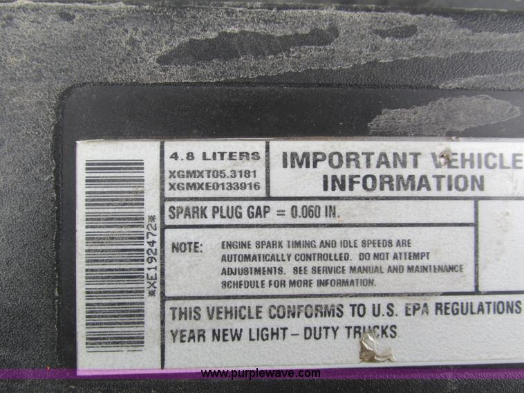 image for item I4065 1999 Chevrolet Silverado 1500 pickup truck