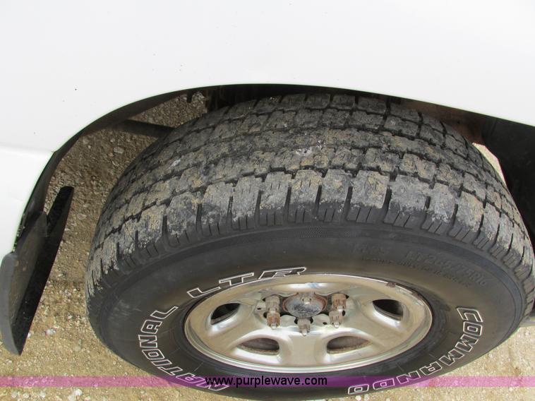 image for item I4065 1999 Chevrolet Silverado 1500 pickup truck