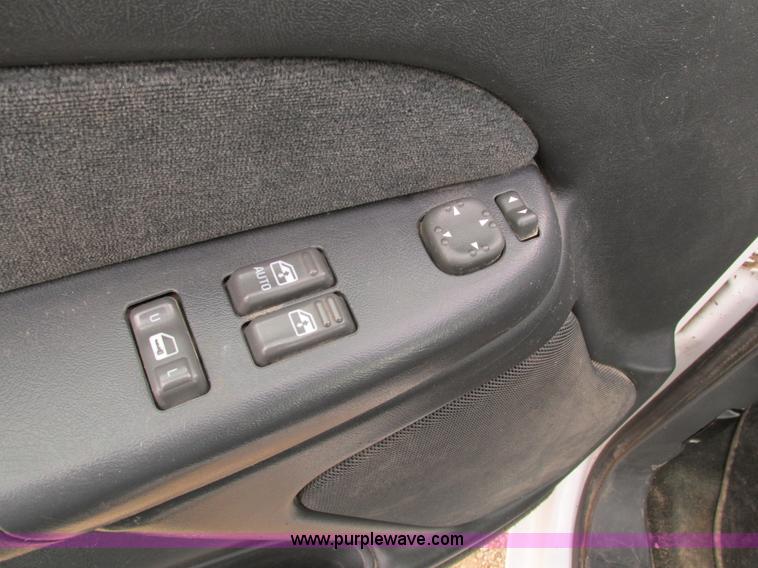 image for item I4065 1999 Chevrolet Silverado 1500 pickup truck