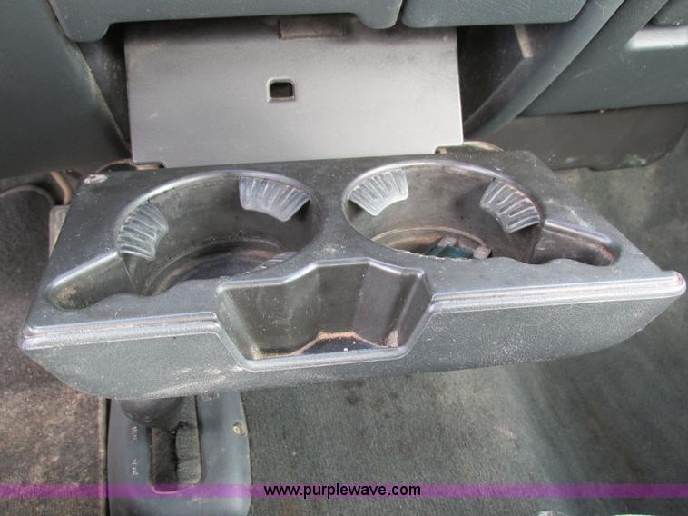 image for item I4065 1999 Chevrolet Silverado 1500 pickup truck