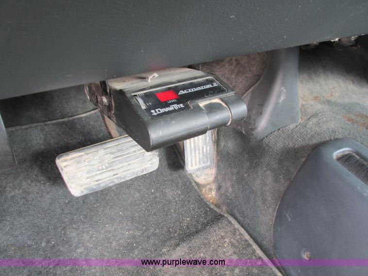 image for item I4065 1999 Chevrolet Silverado 1500 pickup truck