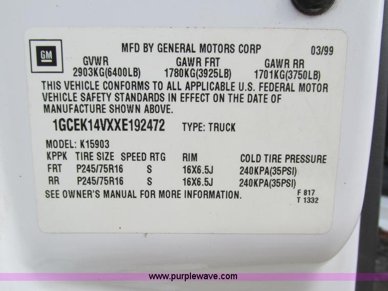 image for item I4065 1999 Chevrolet Silverado 1500 pickup truck