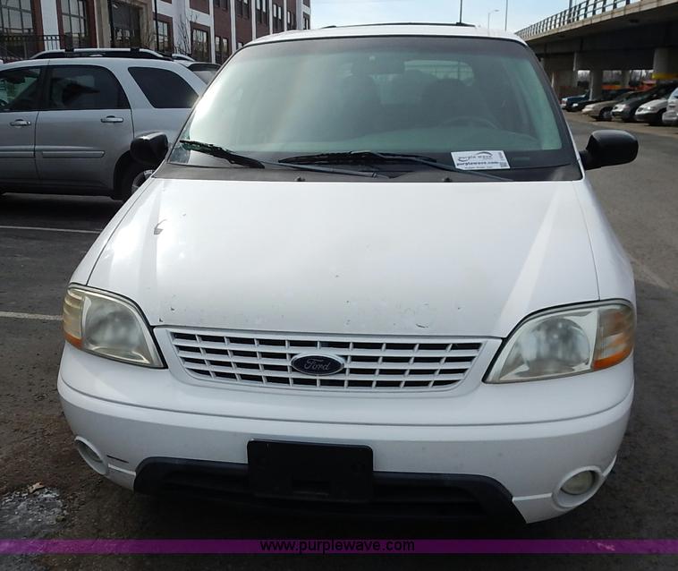 image for item I5046 2002 Ford Windstar LX van