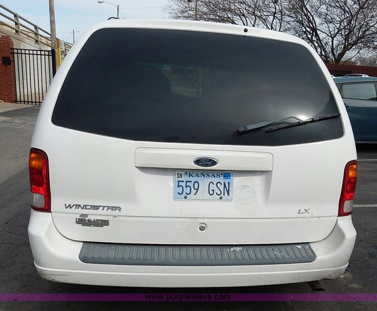 image for item I5046 2002 Ford Windstar LX van