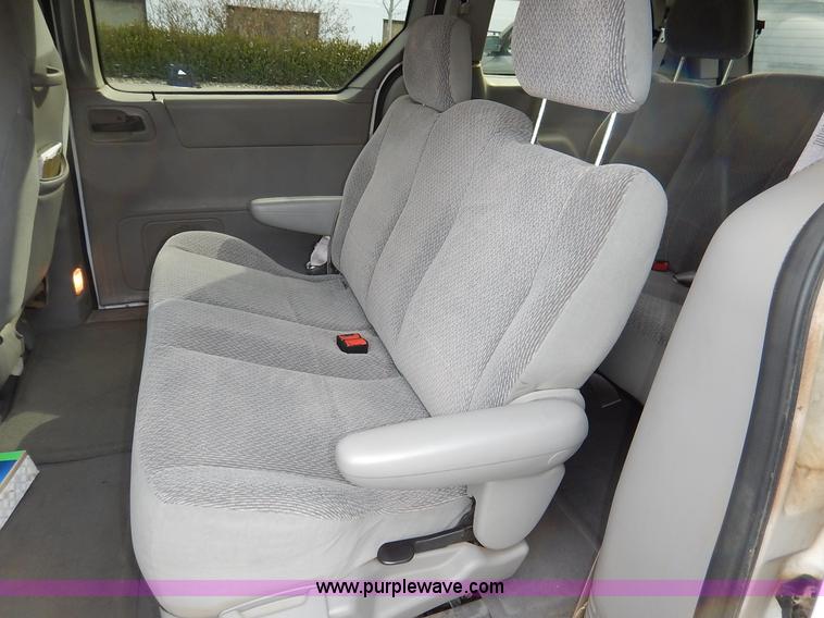 image for item I5046 2002 Ford Windstar LX van