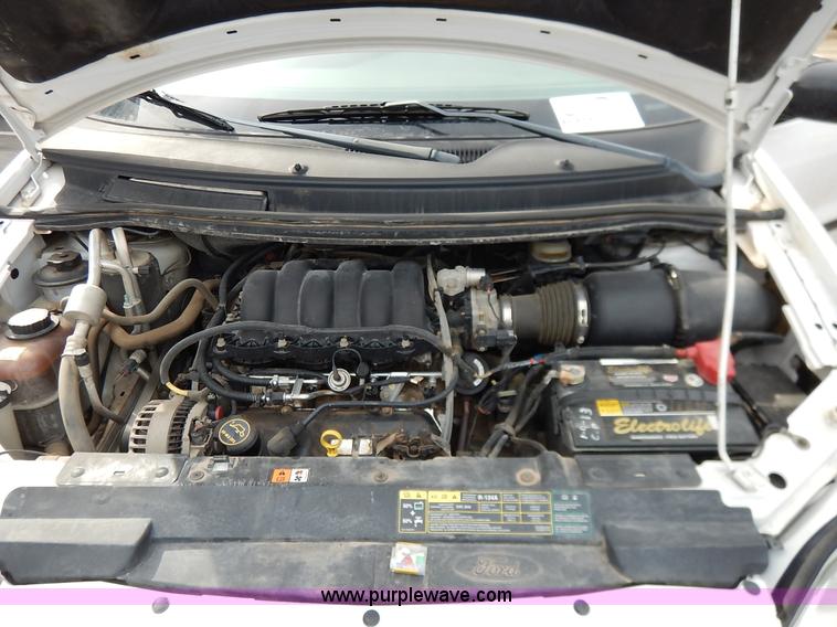 image for item I5046 2002 Ford Windstar LX van