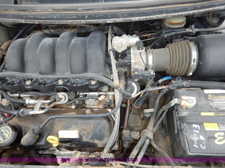 image for item I5046 2002 Ford Windstar LX van