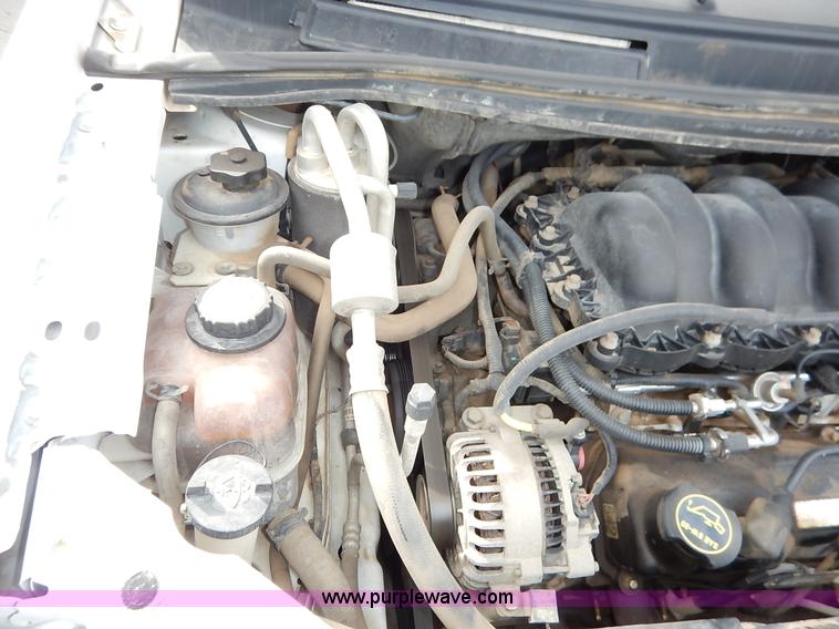 image for item I5046 2002 Ford Windstar LX van