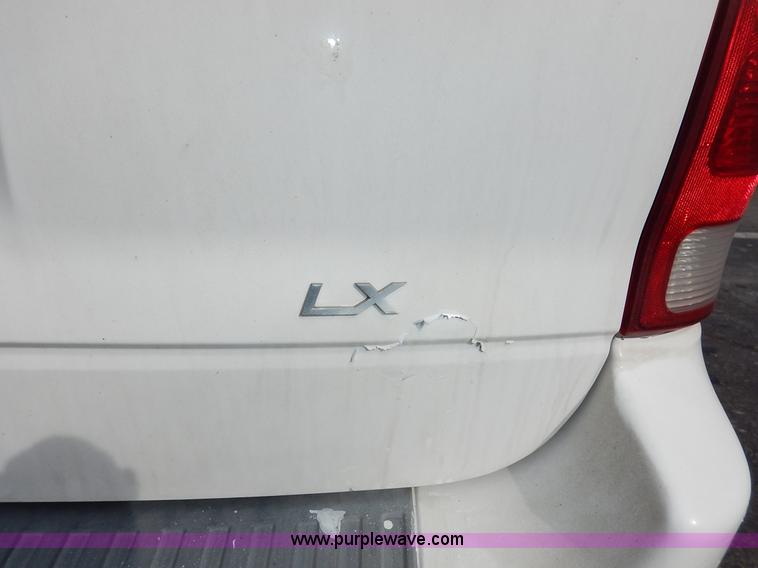 image for item I5046 2002 Ford Windstar LX van