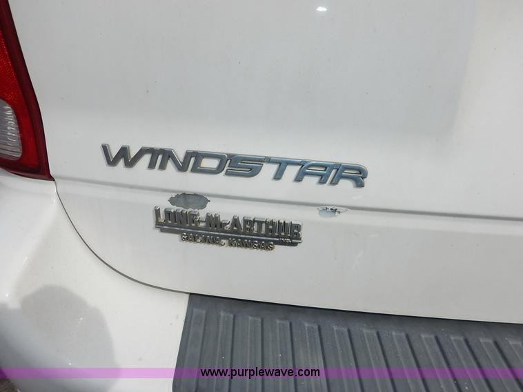 image for item I5046 2002 Ford Windstar LX van