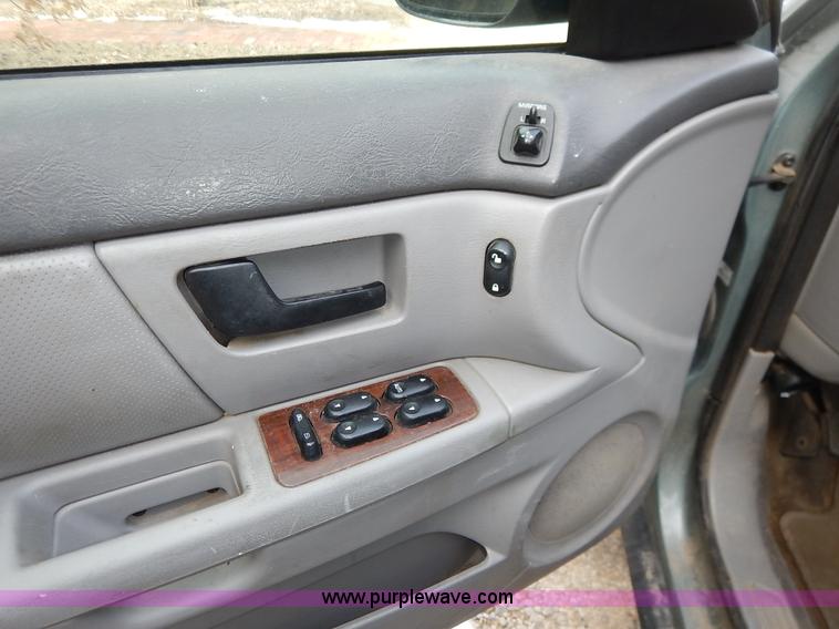 image for item I5070 2006 Ford Taurus SEL