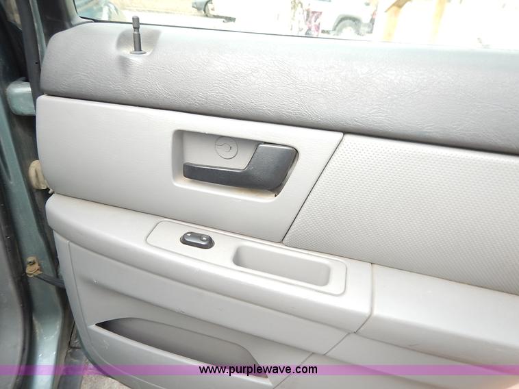 image for item I5070 2006 Ford Taurus SEL