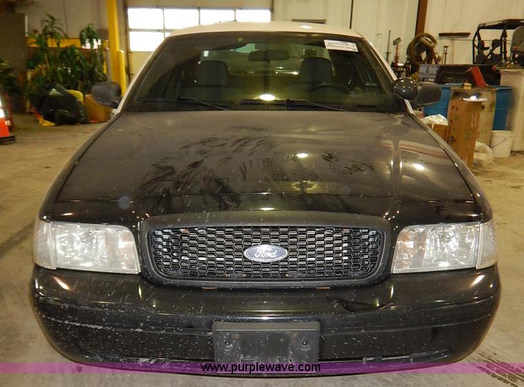 image for item I5075 2007 Ford Crown Victoria Police Interceptor
