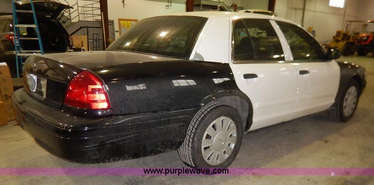image for item I5075 2007 Ford Crown Victoria Police Interceptor