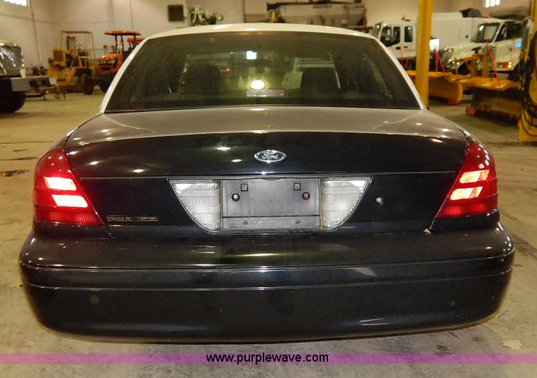 image for item I5075 2007 Ford Crown Victoria Police Interceptor